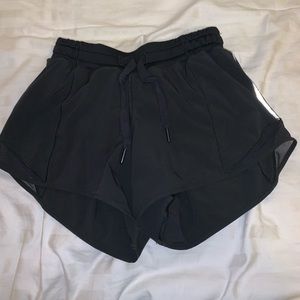 Black Lululemon Hotty Hot Shorts 4”